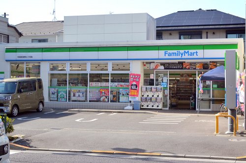 コンビニ　ファミリーマート杉並成田東三丁目店（コンビニ）まで168m