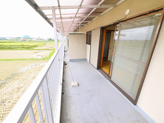 バルコニー　バルコニーがあります