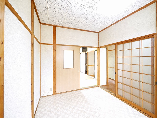 居室・リビング　こちらのリビングで趣味の時間をお楽しみください