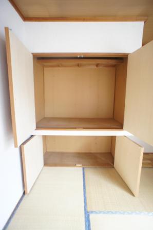 収納　たっぷりはいります