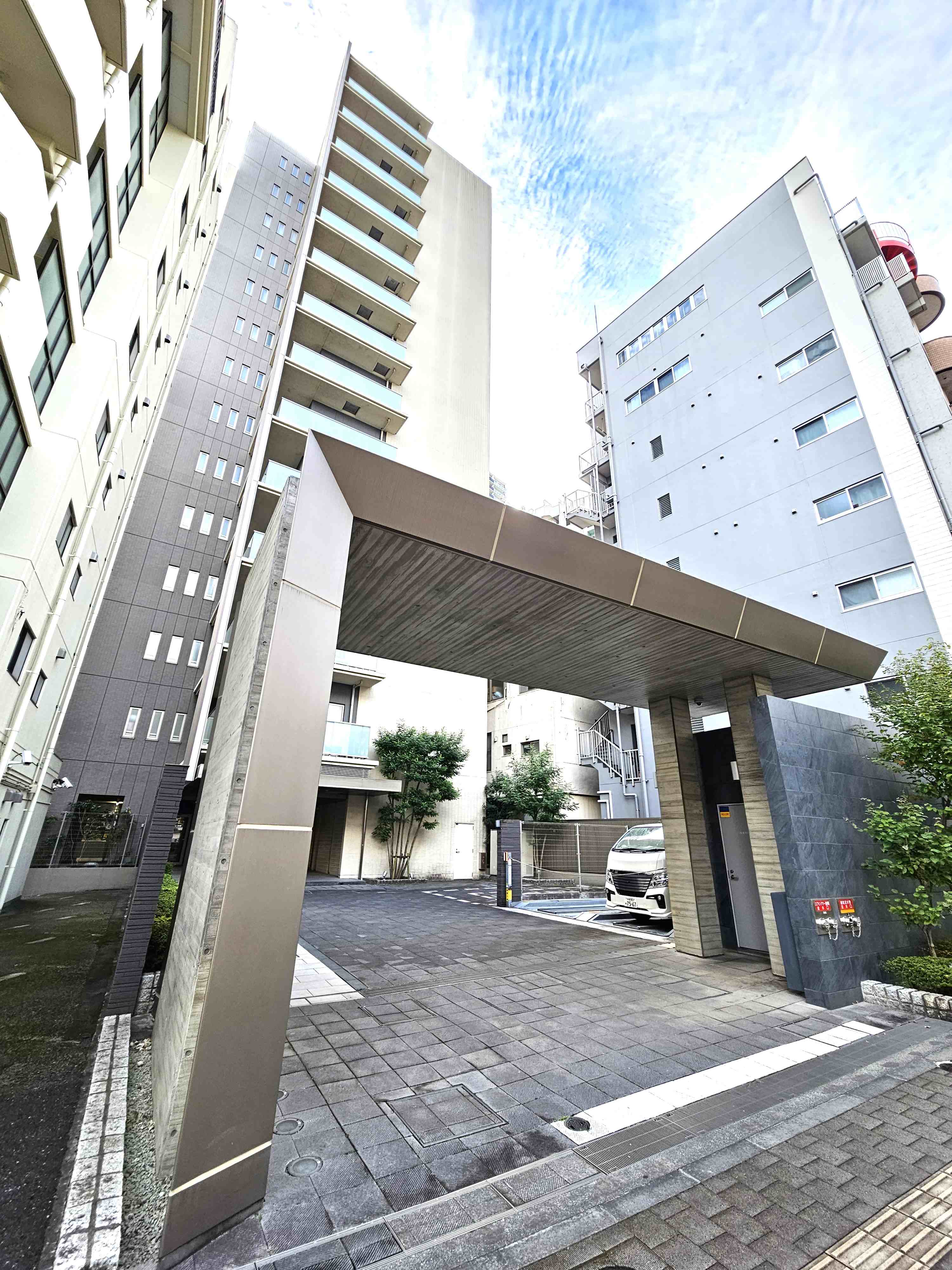 建物外観　スタイリッシュな外観