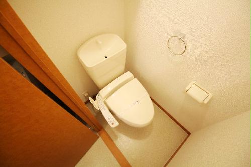 トイレ　温水洗浄便座付きのトイレはもちろんセパレート式！
