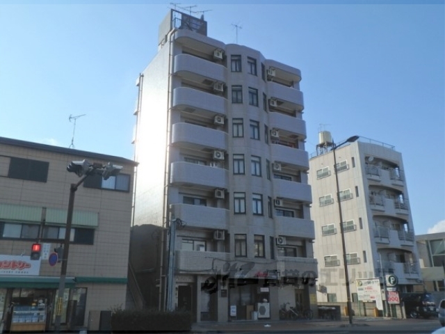 京都市南区吉祥院石原上川原町のマンションの建物外観