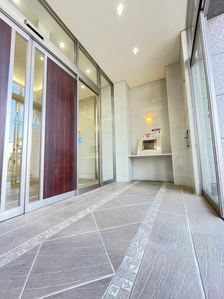 エントランス　眺望のよいバルコニー