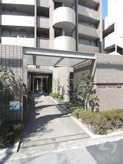 【大阪市西淀川区佃のマンションのエントランス】