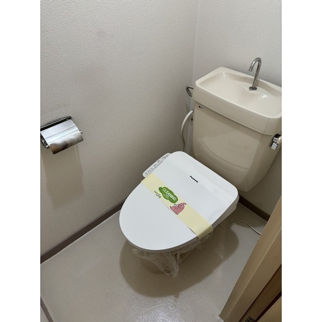 トイレ　ウォシュレット付