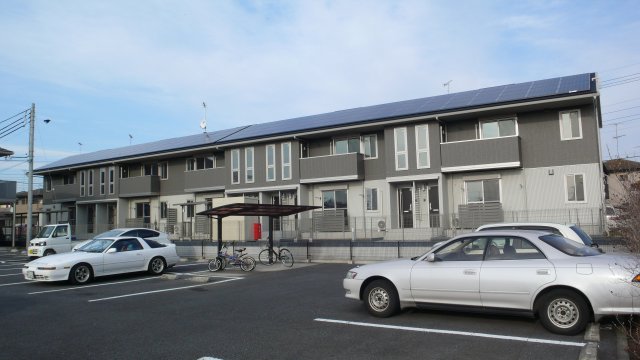 建物外観　南向きで日当たり良好　インターネット無料