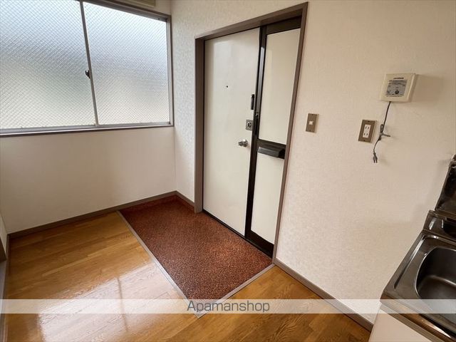 鶴岡市 2階建 築39年の玄関写真