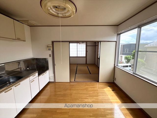 鶴岡市 2階建 築39年の居間写真