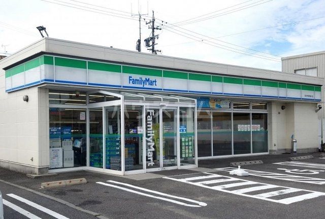 コンビニ　ファミリーマート 四日市西阿倉川店（コンビニ）まで1134m