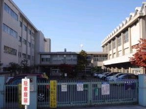 【伽羅ガーデンスクエアの小学校】