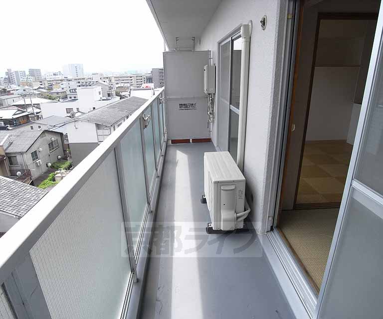 【京都市南区唐橋門脇町のマンションのバルコニー】