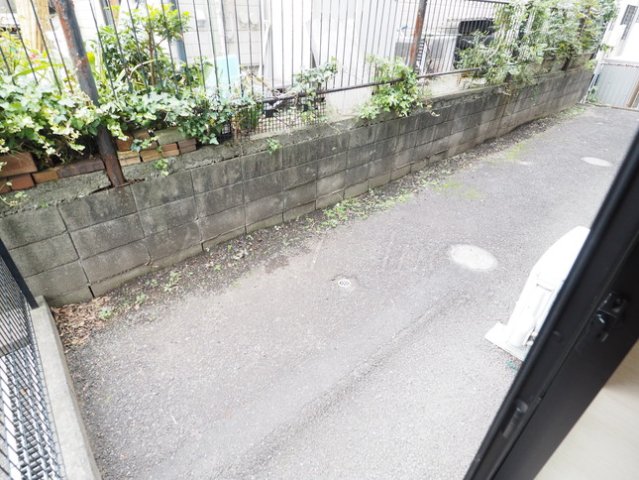 【田園ハイツの庭】