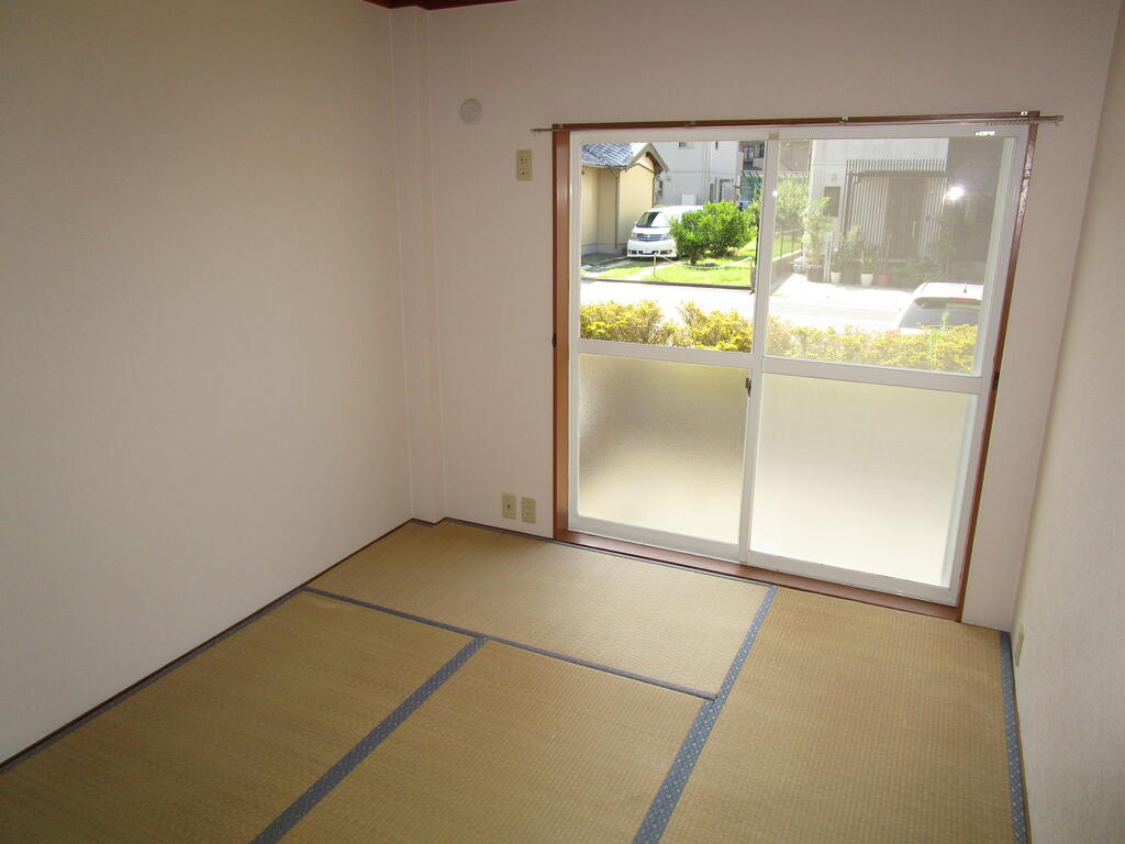 収納　和室に押入＆天袋あり（同物件他部屋画像）