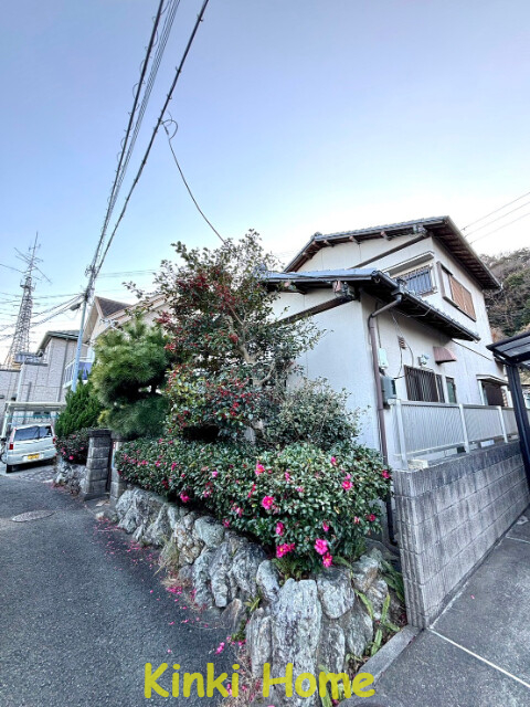 塩屋一戸建の建物外観