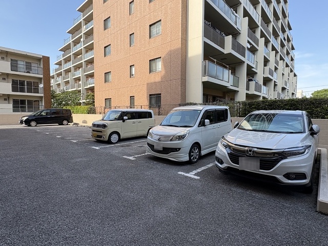 駐車場　駐車場