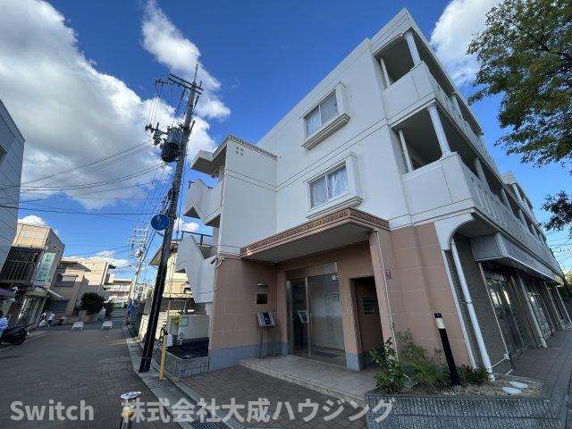 西宮市高木西町のマンションの建物外観