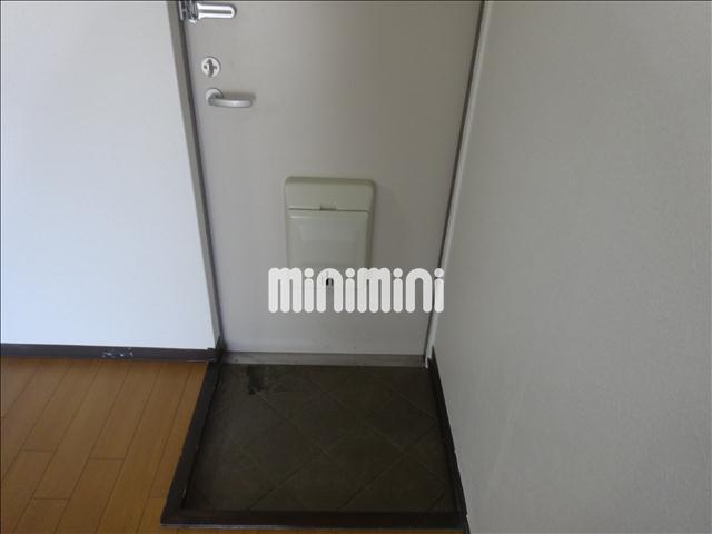 玄関　玄関スペースです。下駄箱も置けます。