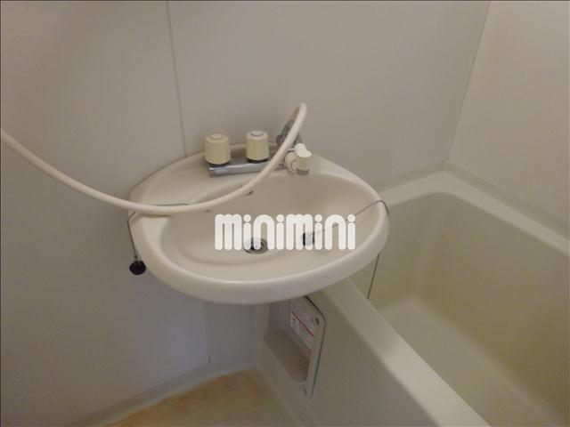 洗面設備　かわいい洗面です。