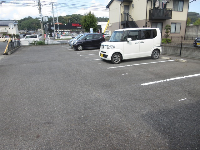 【倉敷市連島のアパートの駐車場】