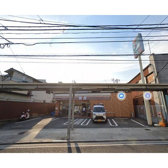 コンビニ　セブンイレブン横浜山元町店（コンビニ）まで557m