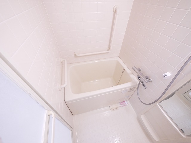 バス・シャワールーム　きれいなお風呂です