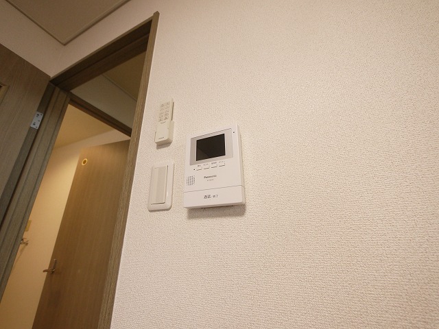 セキュリティ　モニター付きインターホーン