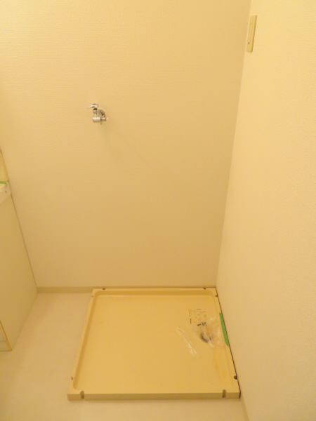 洗面設備　洗濯機パン付　洗濯機用ニップルはストッパー付