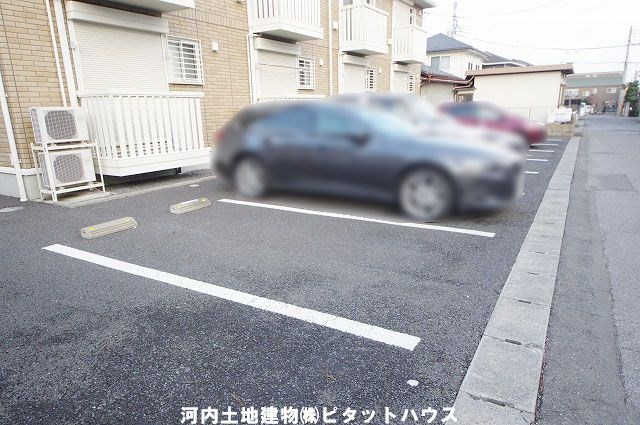 【シェモア・パールの駐車場】