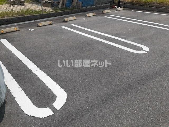 【アン・フォレストIIの駐車場】