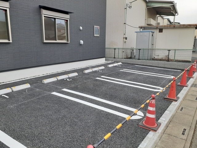 【川口市南鳩ヶ谷のアパートの駐車場】