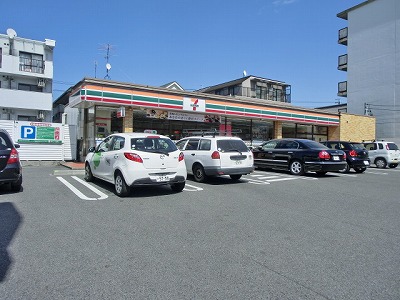 コンビニ　セブンイレブン名古屋照が丘店（コンビニ）まで23m