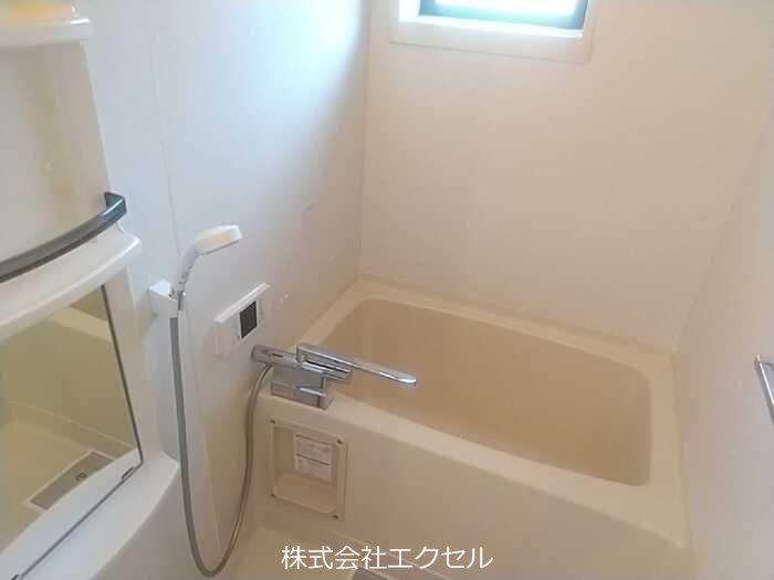 バス・シャワールーム　バス・トイレ別です。