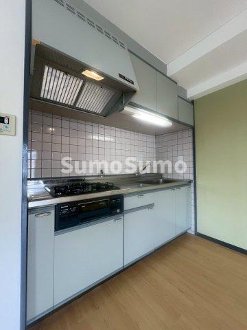 キッチン　コンパクトなキッチンで掃除もラクラク