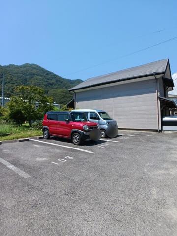 駐車場　エントランス