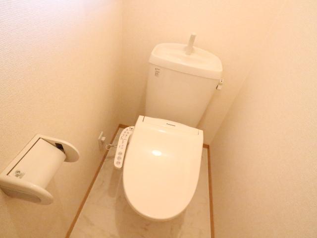 トイレ　落ち着いたトイレです