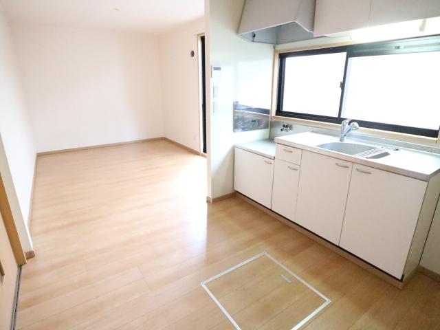 居室・リビング　こちらのリビングで趣味の時間をお楽しみください