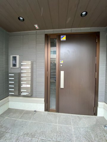 エントランス　ゆとりのあるエントランスです