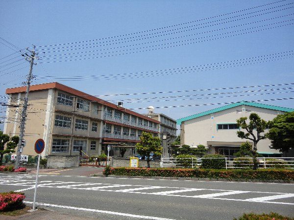 小学校　静岡市立清水有度第一小学校（小学校）まで675m