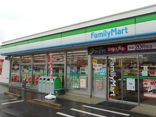 コンビニ　ファミリーマート佐久一本柳店（コンビニ）まで160m