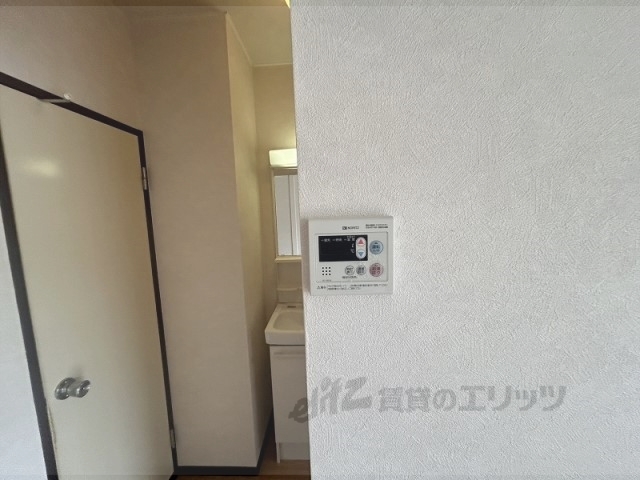 その他設備　給湯器リモコン