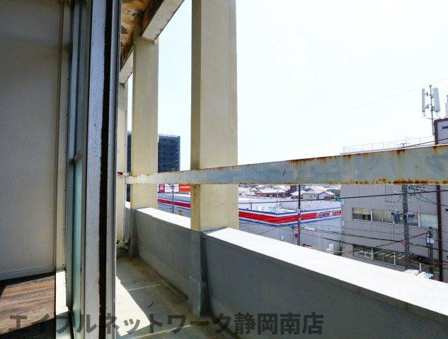 バルコニー　バルコニー付きです