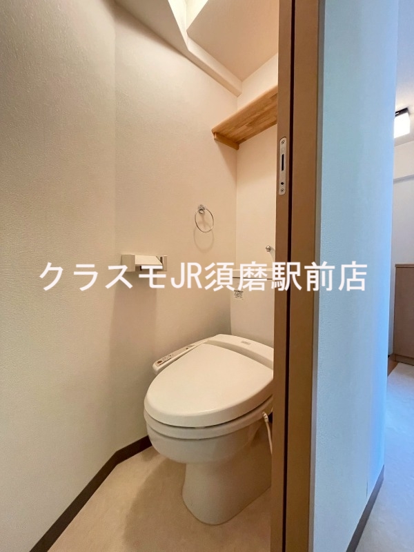 トイレ　清潔感のある綺麗なトイレにはウォシュレット標準装備です。