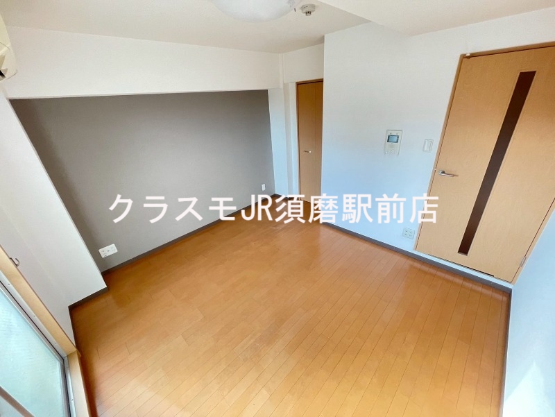 その他部屋・スペース　窓があるので風通しが良く、快適な睡眠がとれそうですね。
