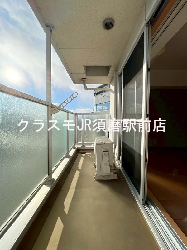 バルコニー　心地よい風が吹くバルコニー。洗濯物もよく乾きそうです。