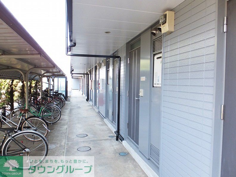 玄関　設備・仕様は号室により異なる為、現況を優先致します。