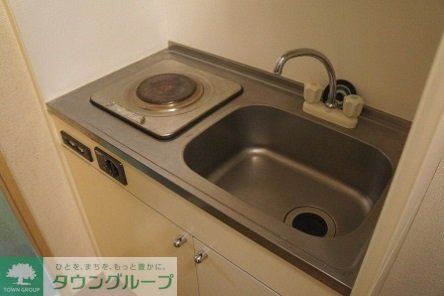 キッチン　設備・仕様は号室により異なる為、現況を優先致します。