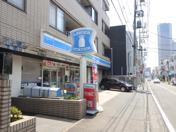 コンビニ　ローソン（コンビニ）まで626m