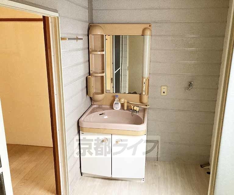 洗面設備　洗面台です・