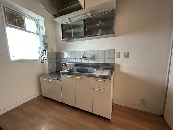 キッチン　※別号室の写真です